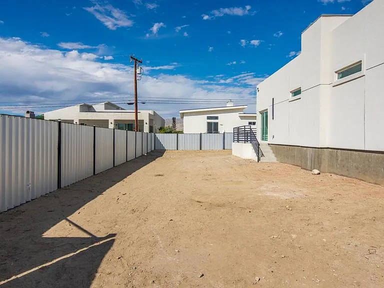 67670 Buckboard Ln — Photo 35