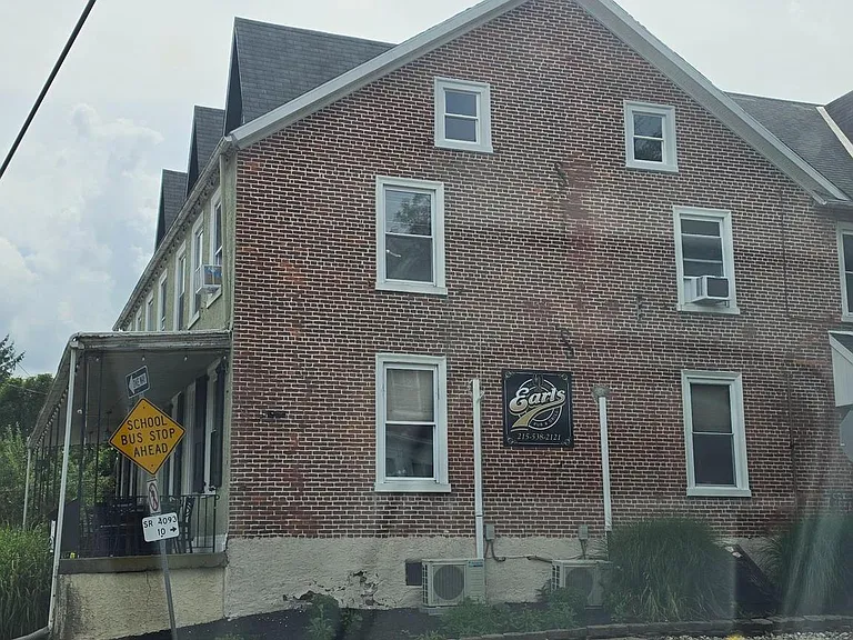 254 N Main St — Photo 1
