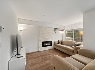 11671 Fraser St #201, Maple Ridge, BC V2X 6C4