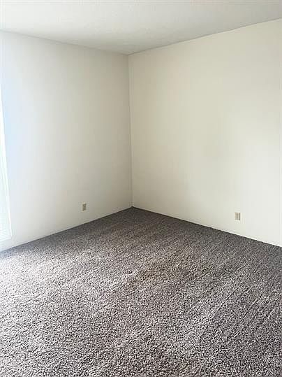 2nd image of 1460 Meadowview Dr #11384521