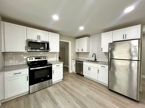 4th image of 812 Evening Shade Ln