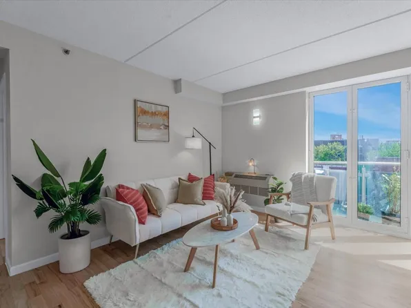 88-20 Parsons #6D, Jamaica, NY 11432