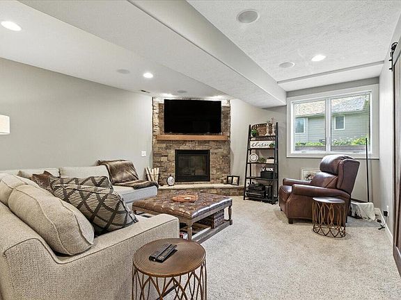 5th image of 1527 Chestnut Dr
