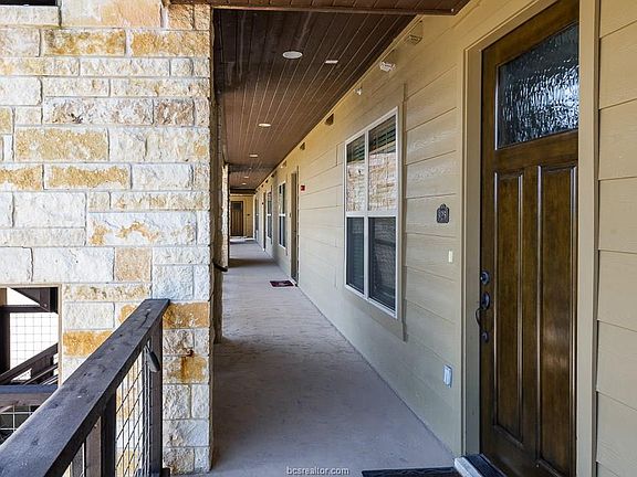 2nd image of 3208 Casita Ct Unit 325