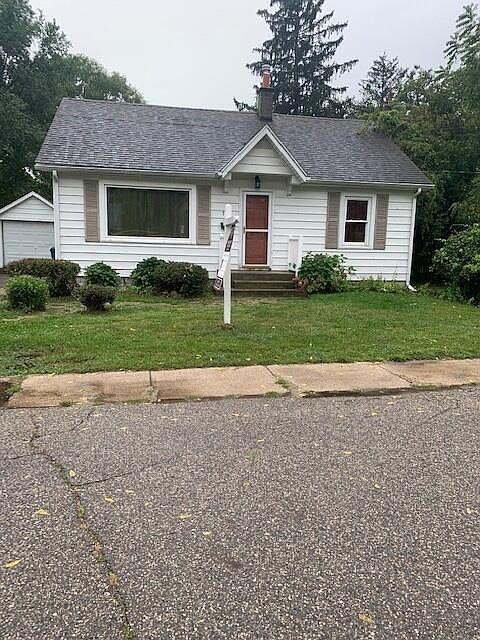 1st image of 735 Hutchinson St