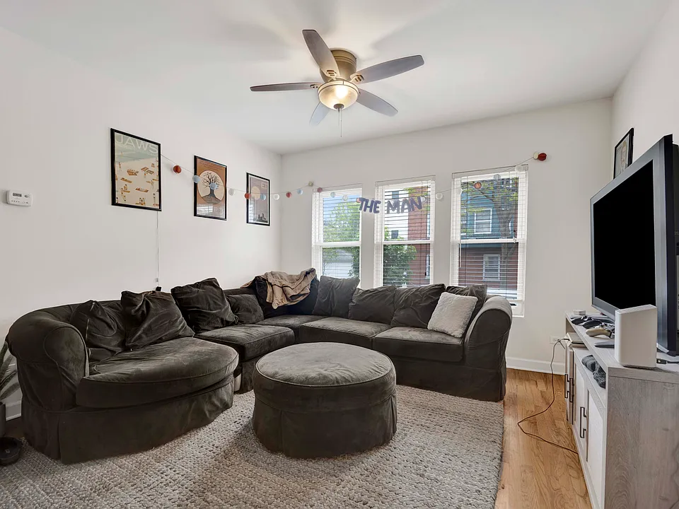 1149 W Cornelia Ave #3