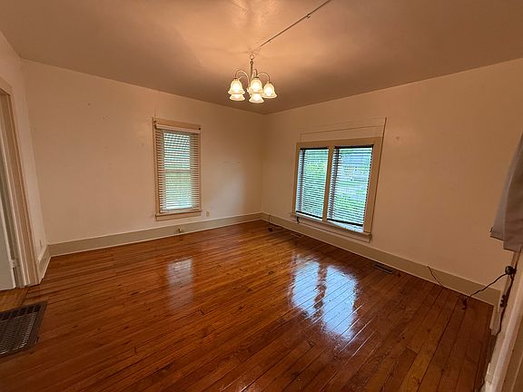 5th image of 318 W Gay St APT A
