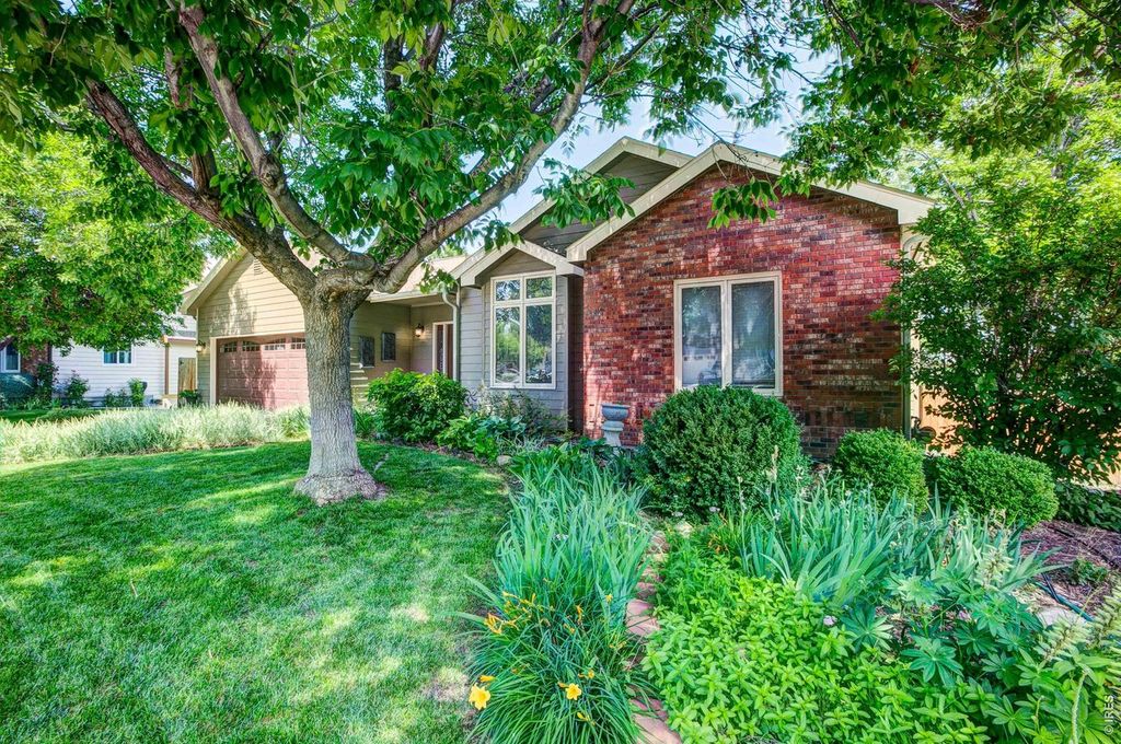 6354 Buchanan St