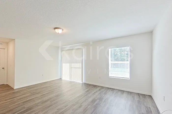 3 bed, 2.0 bath, 1449 sqft, $2,095 — Photo 2