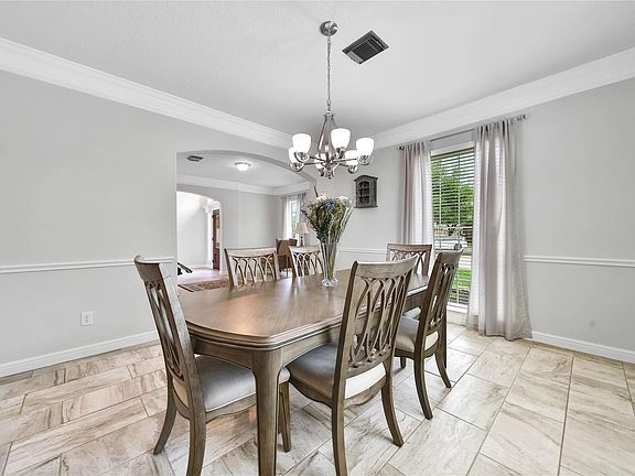 3rd image of 20507 Forest Stream Dr