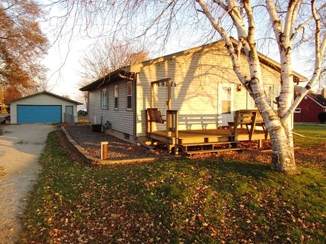1st image of N8271 Lakeshore Dr