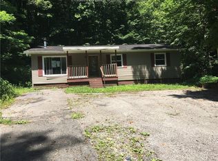 856 Quinland Rd, Madison, WV 25130