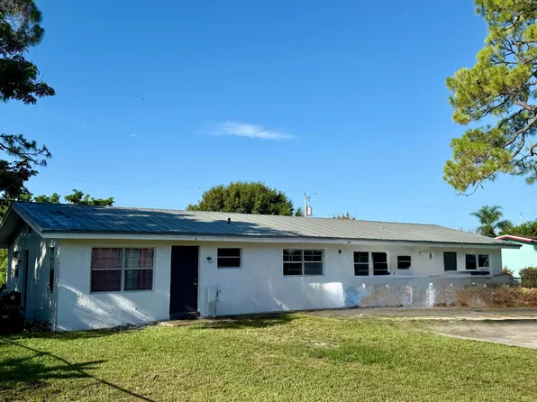 805 S Lake Drive, Fort Pierce, FL 34982