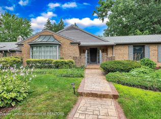 1058 Applegate Ln, East Lansing, MI 48823