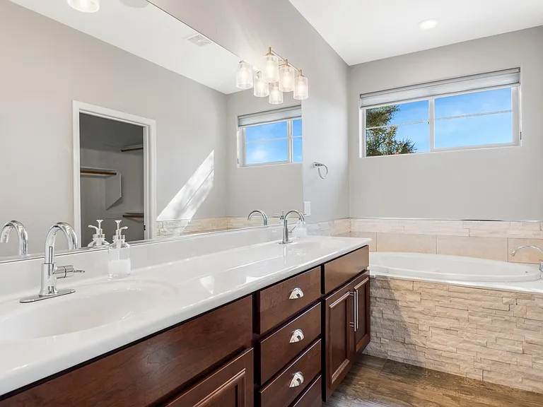 1196 N Waterside Dr — Photo 18