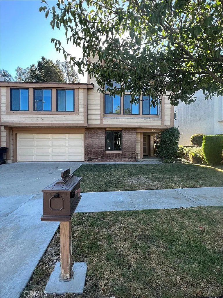 Building Photo - 2936 Briarwood Dr