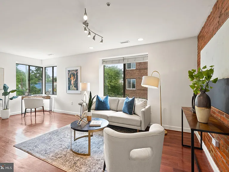 5401 9th St NW #201 — Photo 2