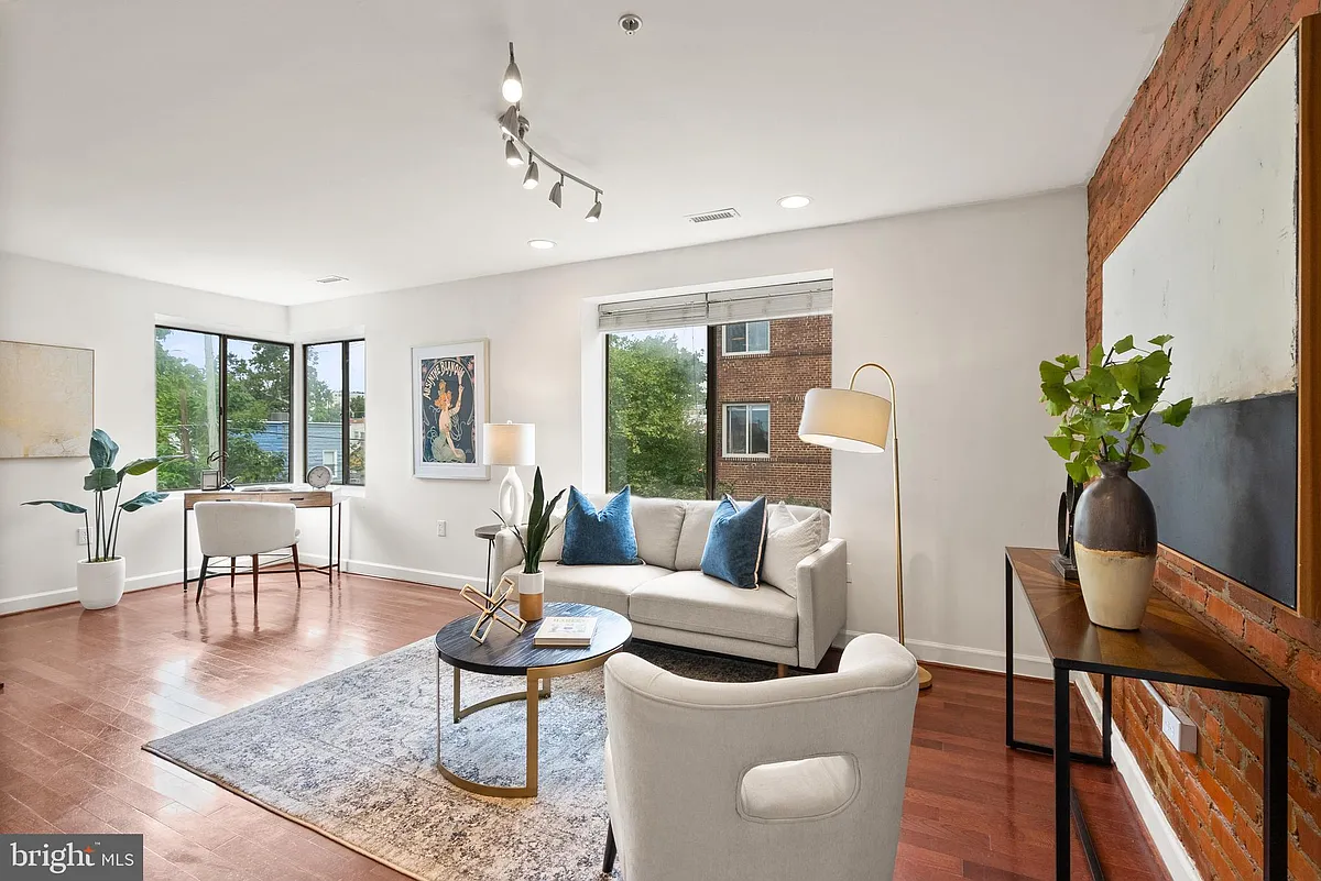 Building Photo - 5401 9th St NW #201