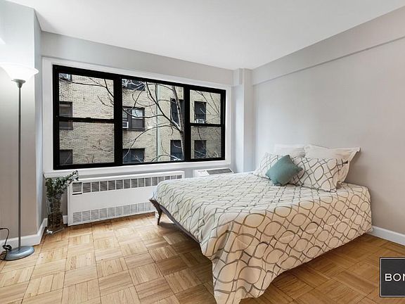 3rd image of 210 E 36th St APT 5D