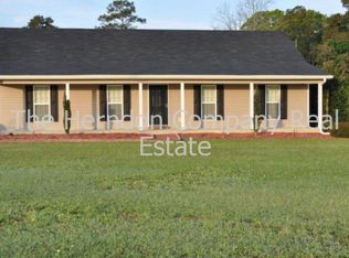 123 Farmingdon Dr, Adel, GA 31620