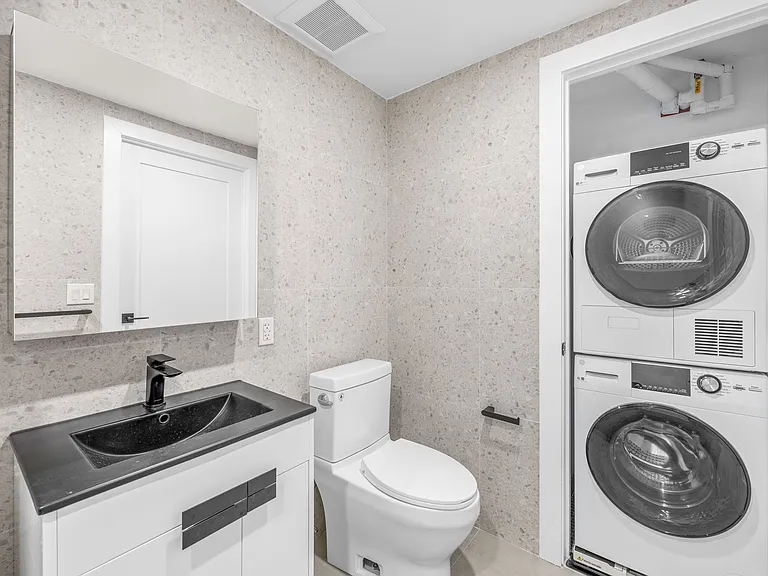 134 Erasmus St #4R — Photo 17