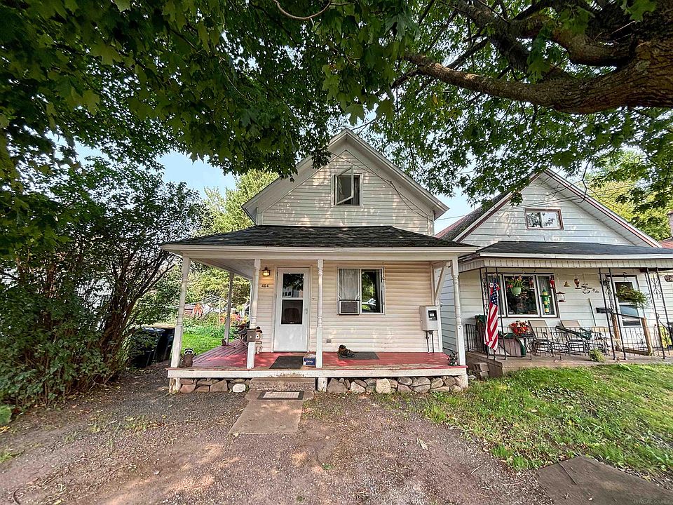 1st image of 404 E Iron St