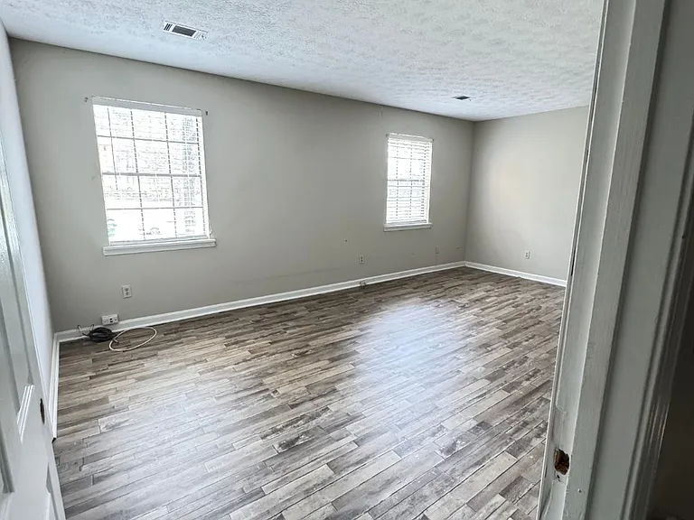 4914 Wolverton Dr — Photo 4