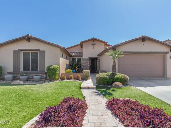 821 W YELLOW WOOD Avenue, Queen Creek, AZ 85140