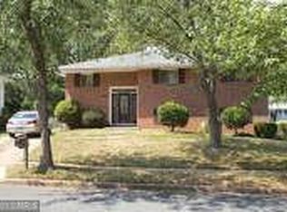 240 Mackintosh Dr, Glen Burnie, MD 21061