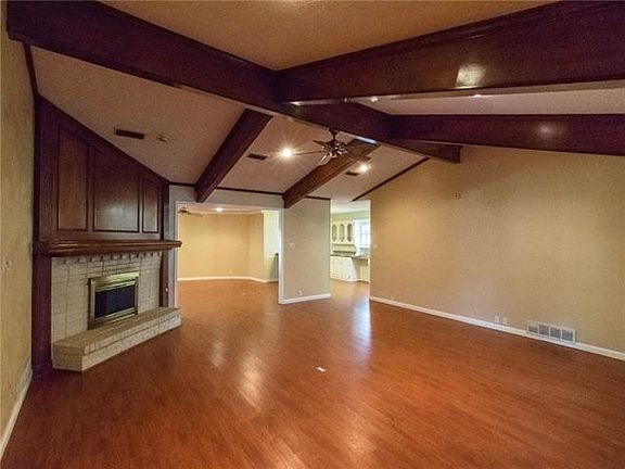 2nd image of 1429 Stony Brook Ln