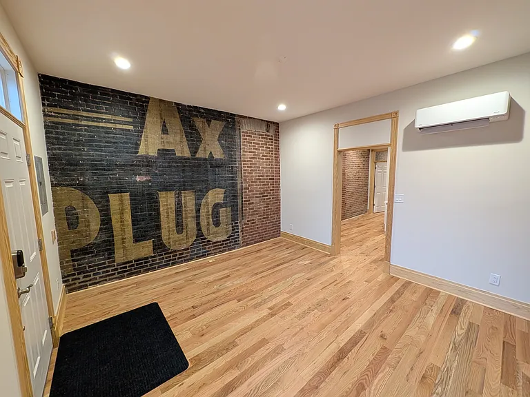 3233 Morganford Rd — Photo 16