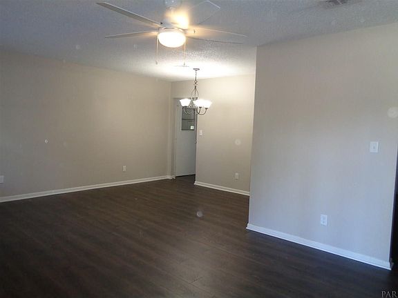 2nd image of 2901 Hillcrest Ave