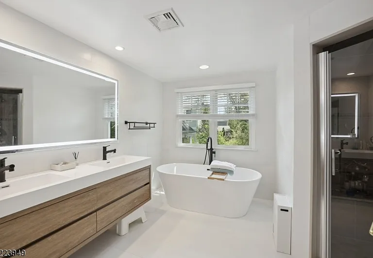 24 Thackeray Dr — Photo 30