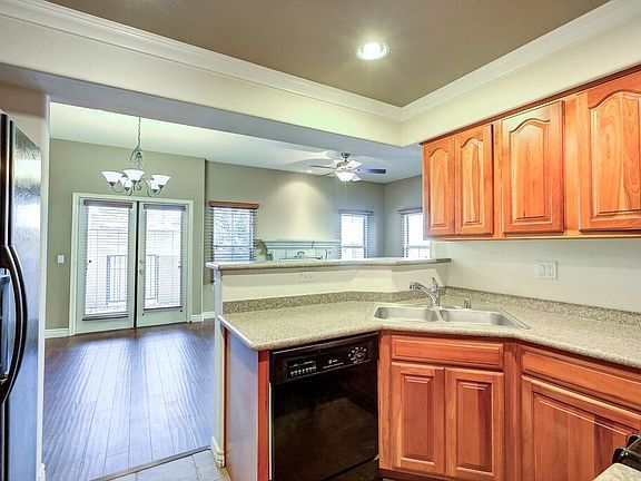 3rd image of 5015 E Cheyenne Dr Unit 1