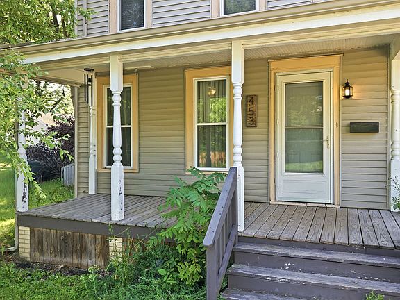 3rd image of 453 Vine Ave NE
