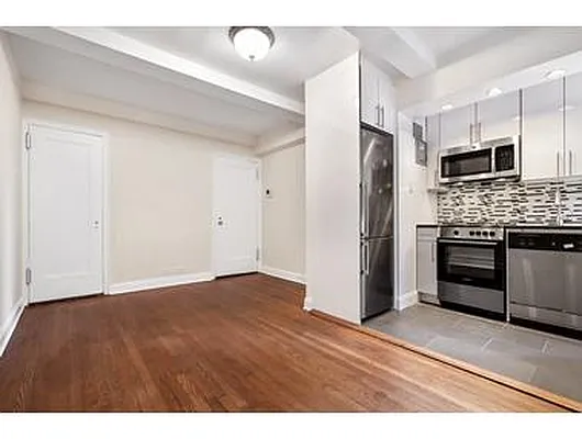 Rented by Douglas Elliman | media 7