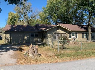 130 W 2nd Ave, Elkins, AR 72727