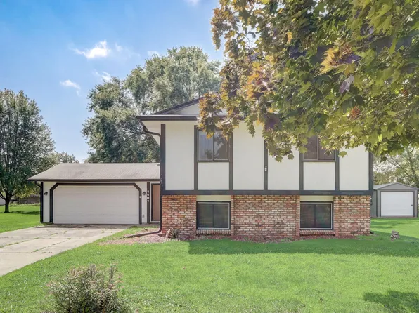 7609 84th Ave N, Brooklyn Park, MN 55445