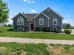 10939 N Randolph Ave, Kansas City, MO 64157