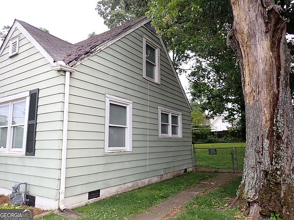 3rd image of 1476 Cambridge Ave