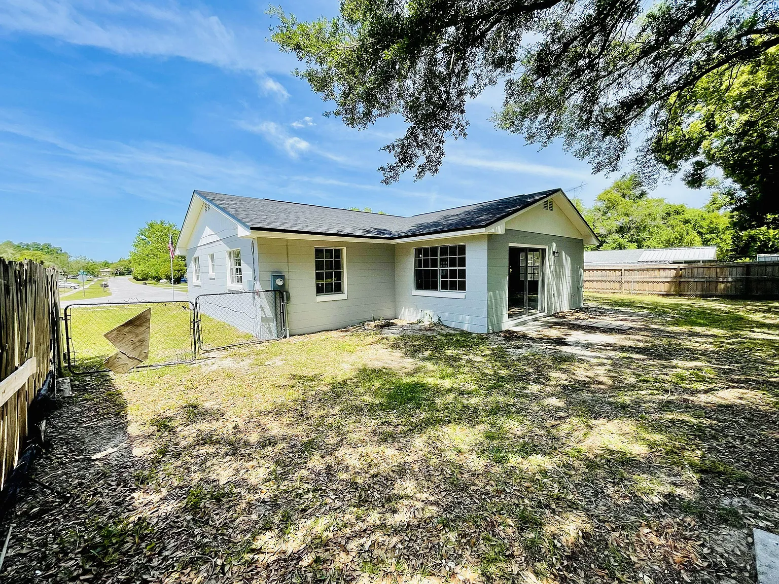 4 bed, 2.0 bath, 1930 sqft, $771 — Photo 4