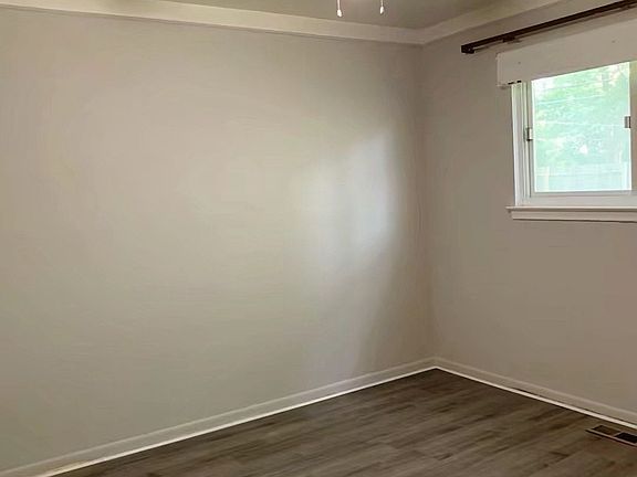 5th image of 1724 Moulin Ave
