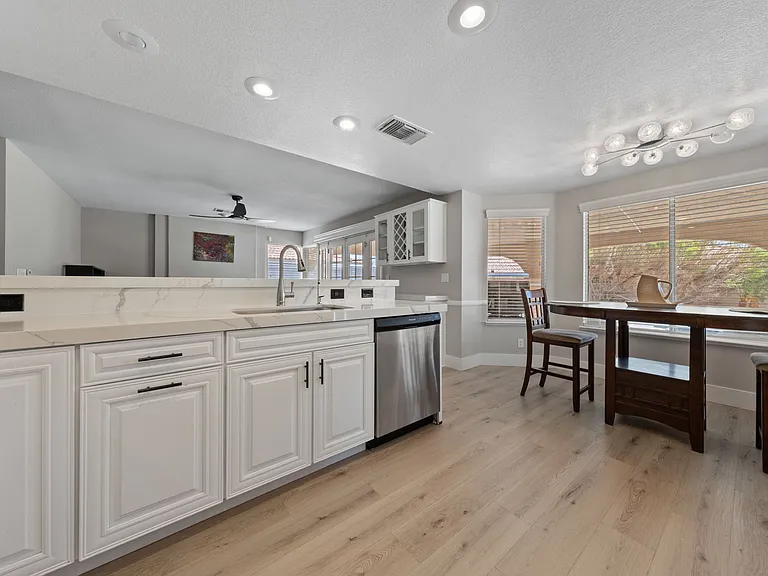 9741 Great Bend Dr — Photo 26