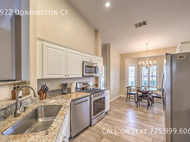 1922 Donnington Ct — Photo 25