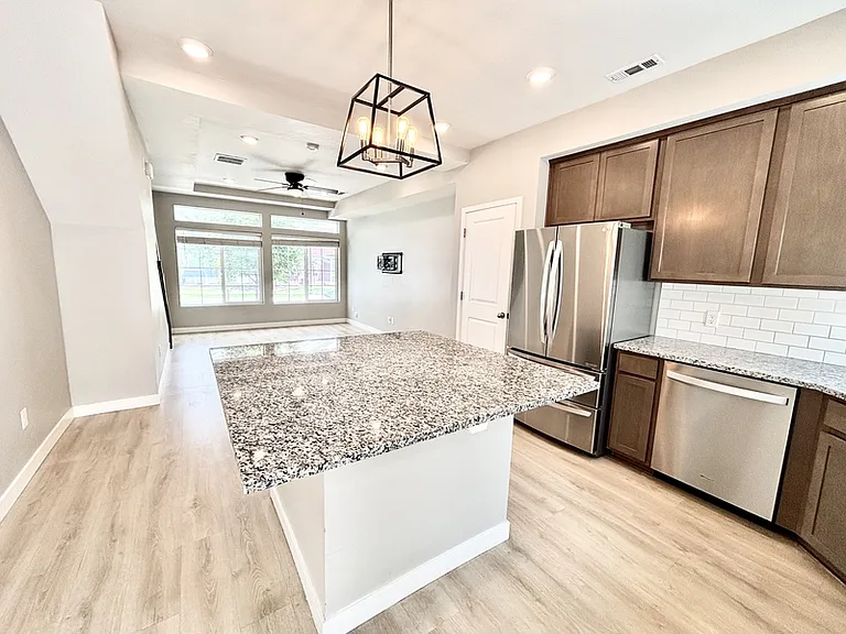 153 E Brushy Canyon St — Photo 3