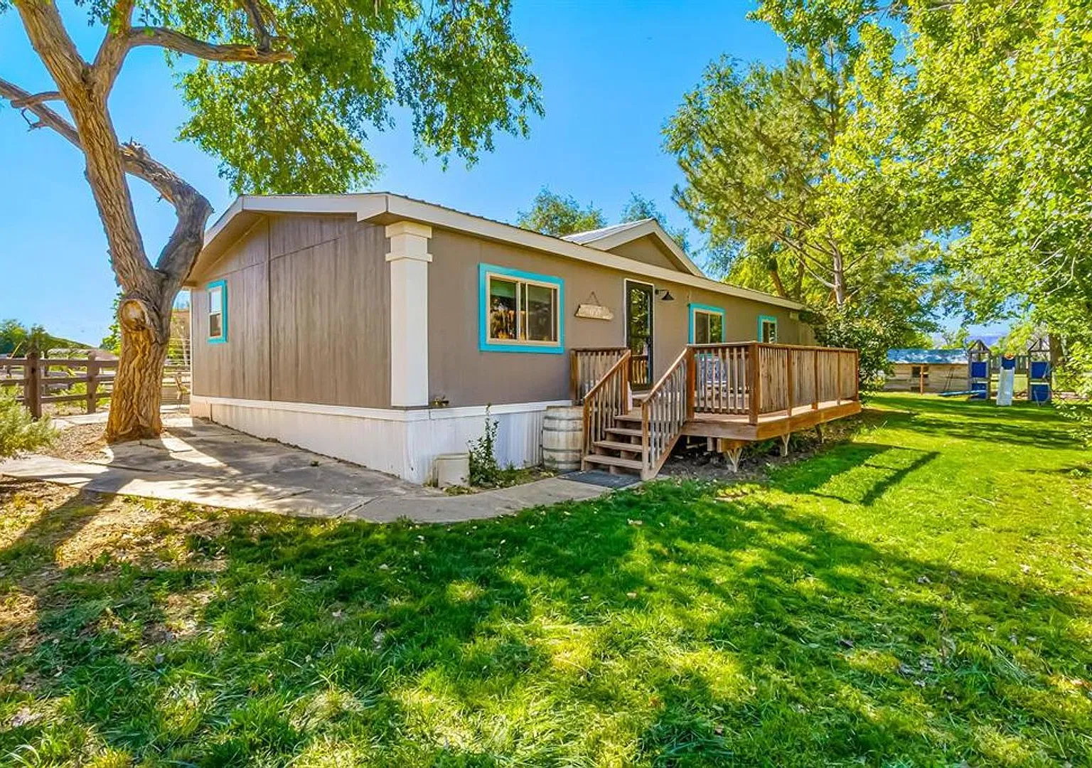 Beautiful 7-Acre Country Rental in Fruita - Stunning Monument Views! — Photo 1