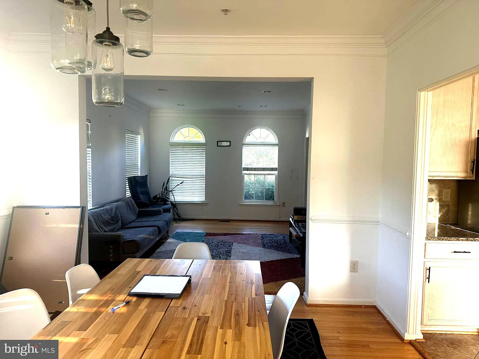 5 bed, 2.5 bath, 4700 sqft, $4,150 — Photo 4