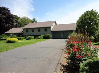 190 East St S, Suffield, CT 06078