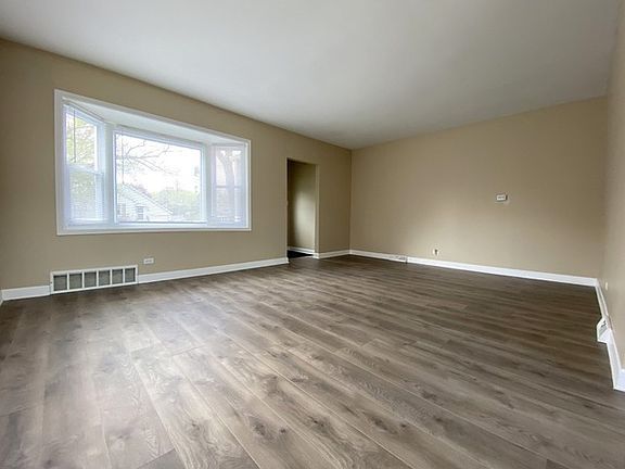 5th image of 10711 S Nagle Ave