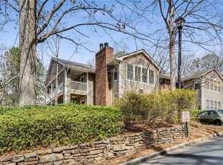 102 Barrington Hills Dr, Sandy Springs, GA 30350